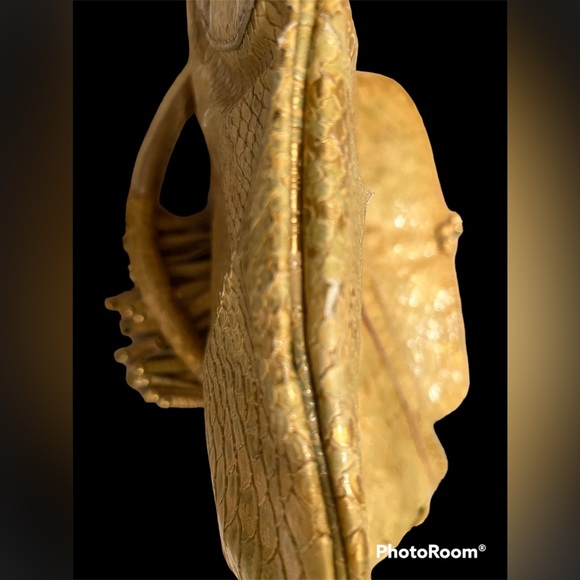 VIETA Gold Crocodile bag with gold metal trimmings & two tassels. Very roomy👌💝 - Picture 10 of 10